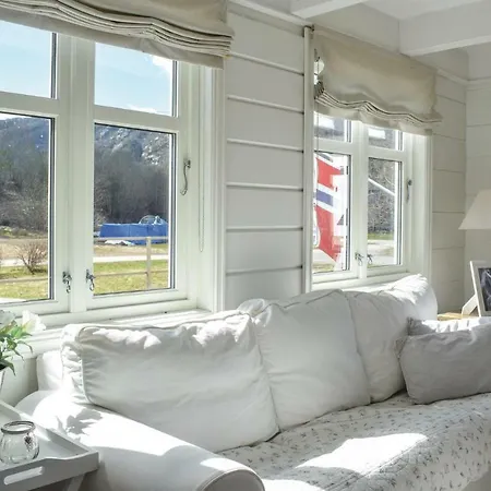 Five Bedroom Holiday In Snartemo Feriehus