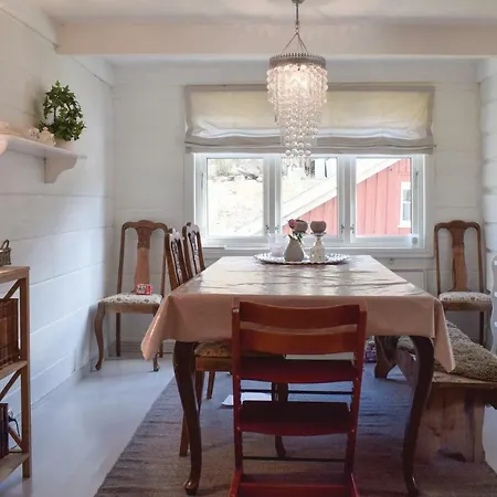 Five Bedroom Holiday In Snartemo Tingvatn