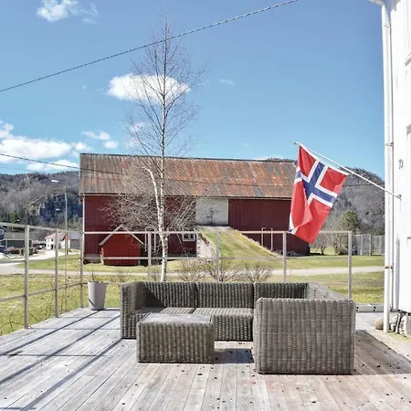 Feriehus Five Bedroom Holiday In Snartemo *