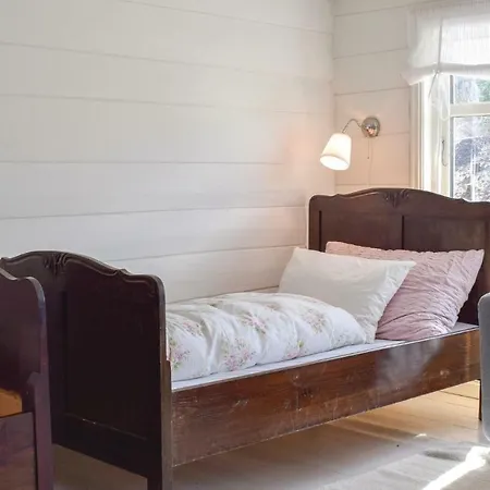 Five Bedroom Holiday In Snartemo Feriehus Tingvatn