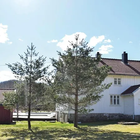 Five Bedroom Holiday In Snartemo Feriehus Tingvatn